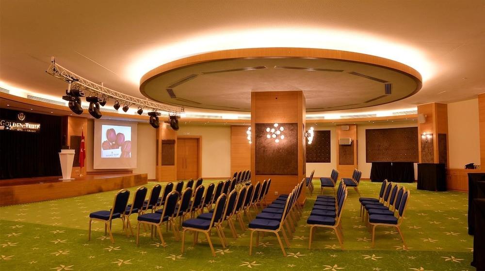 Grand Pasha Luxury Central Nicosia Hotel & Casino Екстер'єр фото