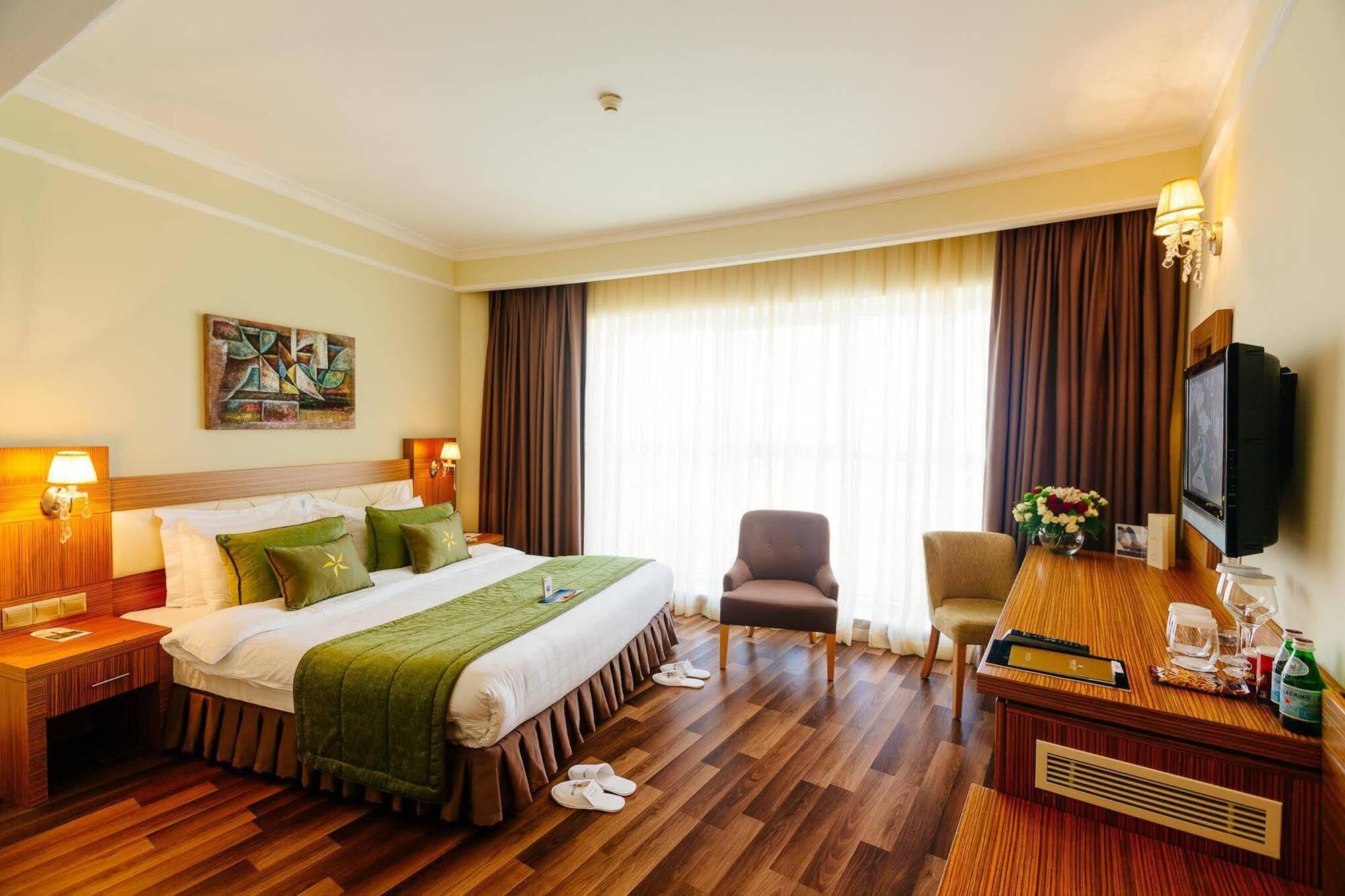 Grand Pasha Luxury Central Nicosia Hotel & Casino Екстер'єр фото
