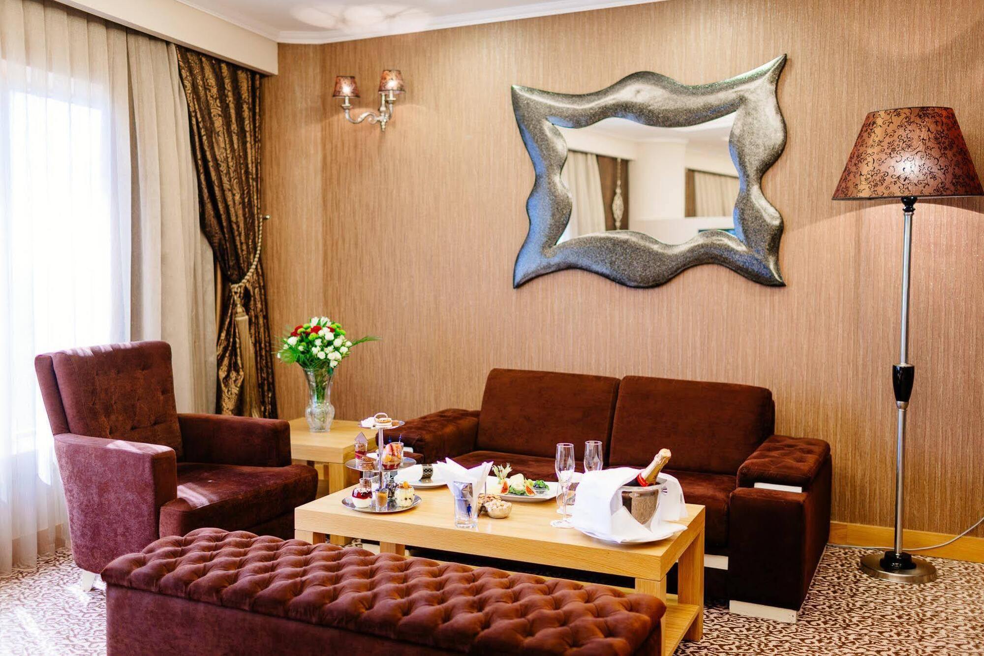 Grand Pasha Luxury Central Nicosia Hotel & Casino Екстер'єр фото