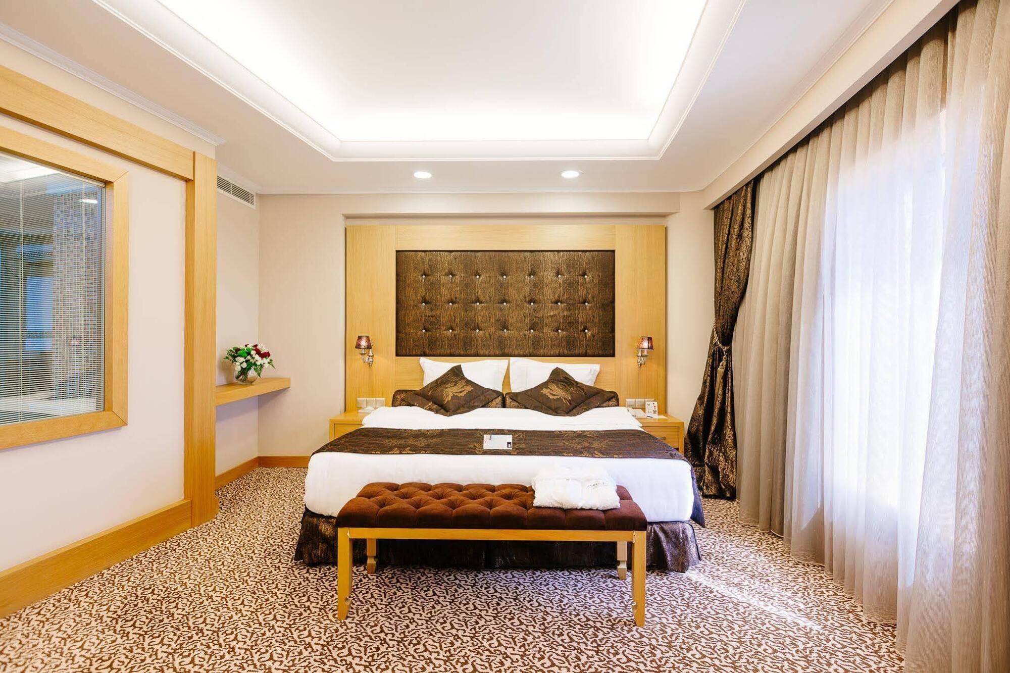 Grand Pasha Luxury Central Nicosia Hotel & Casino Екстер'єр фото