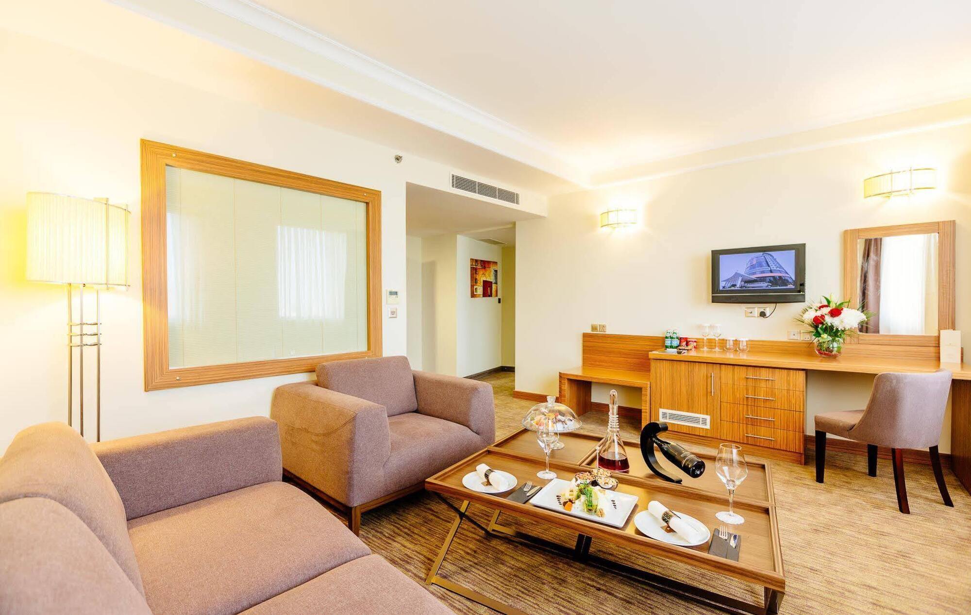 Grand Pasha Luxury Central Nicosia Hotel & Casino Екстер'єр фото
